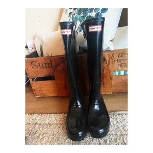 Size 8 Black Hunter Boots.
